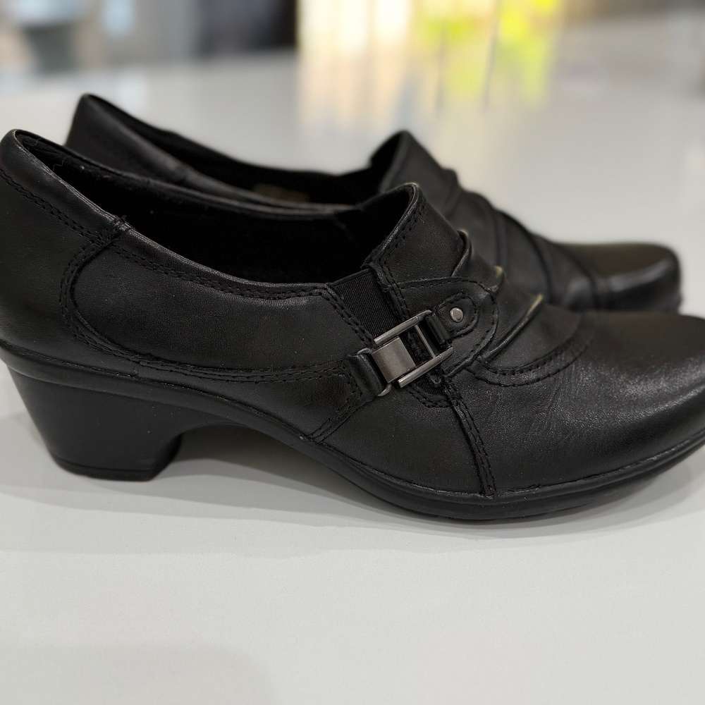 Earth Origins Roxanne Women's Black Leather Slip by EARTH Size 9 1/2